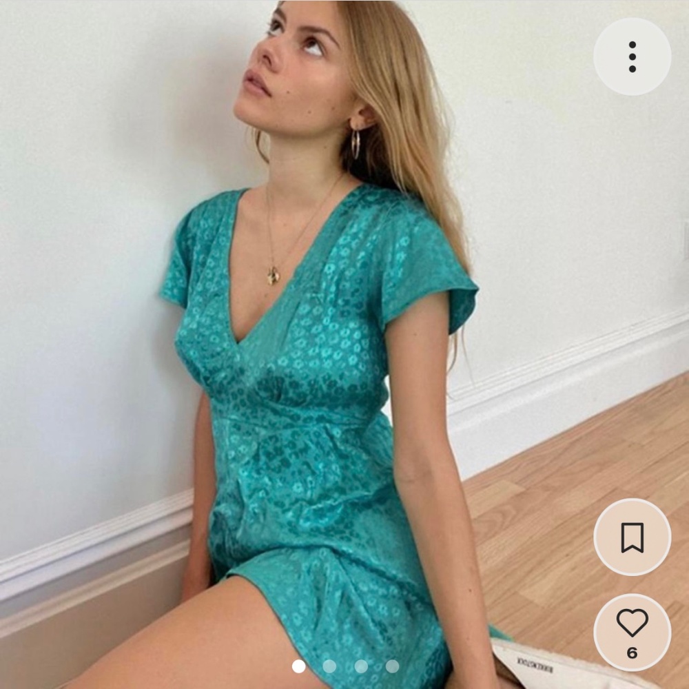 NWOT Motel Rocks Elara Dress in Ditsy Rose Blue Size M